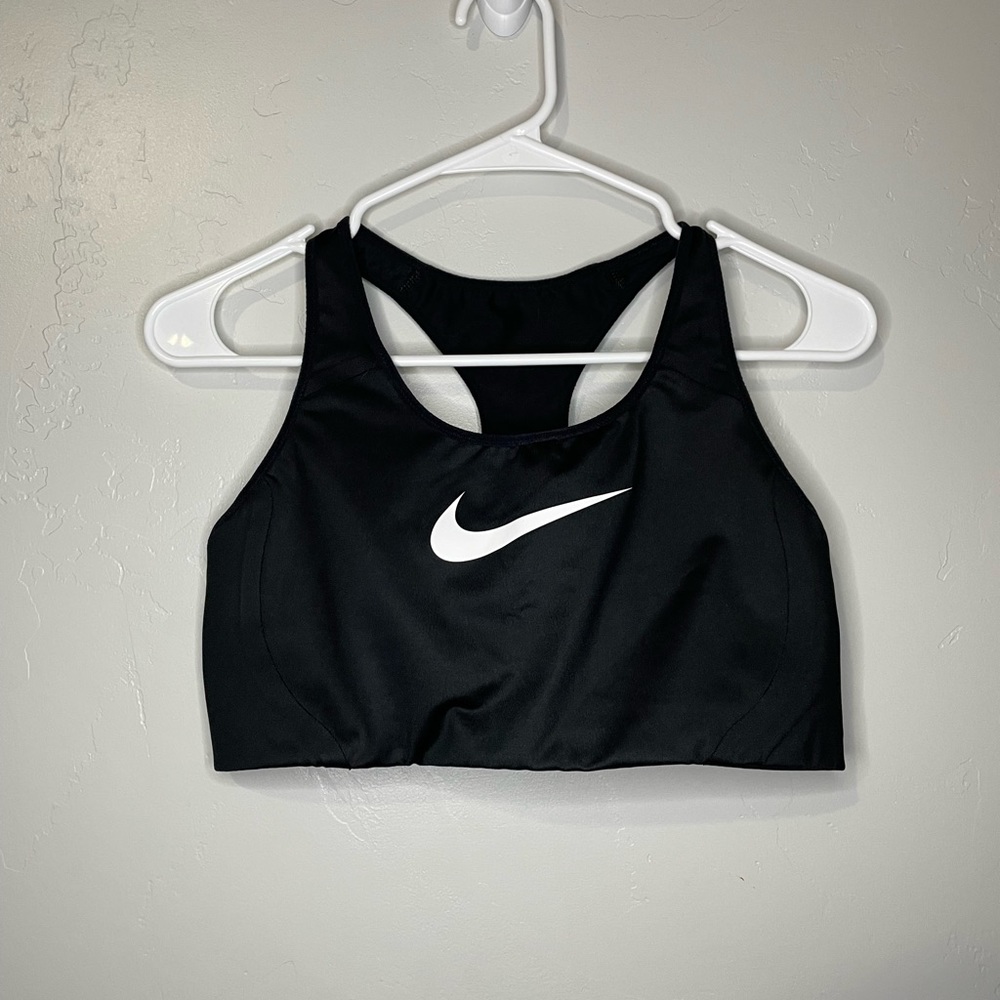 XL Nike Swoosh Bra